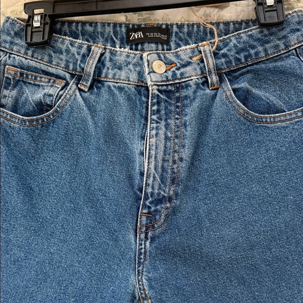 Zara Men’s Light Blue Relaxed Denim Jeans